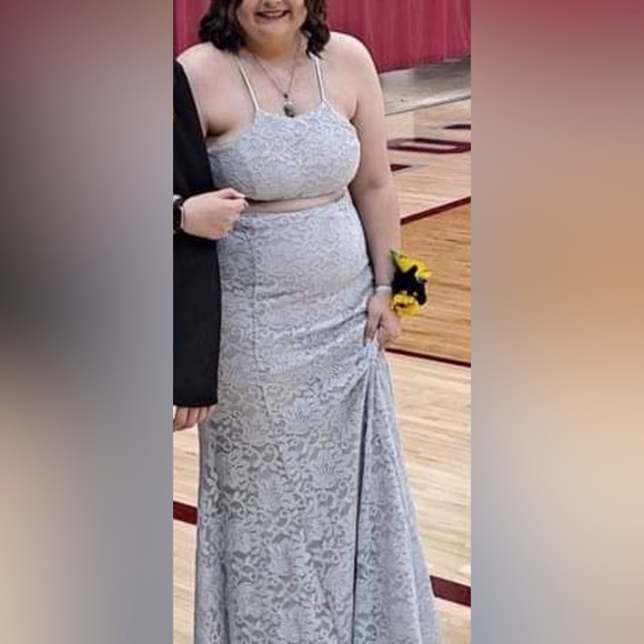 Prom Dress - Picture 2 of 9